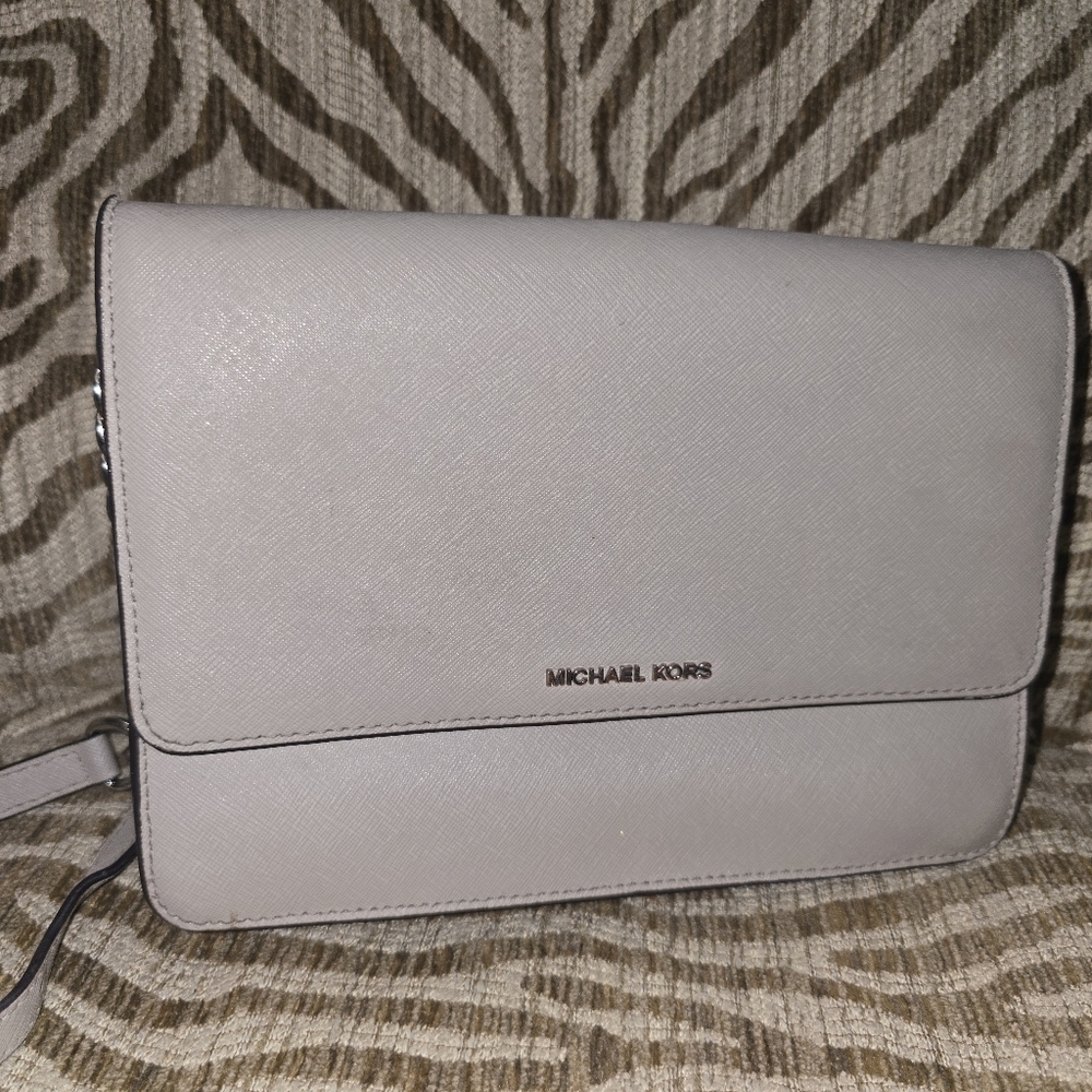 Michael Kors Jet Set Travel Crossbody Wallet Purse Beige